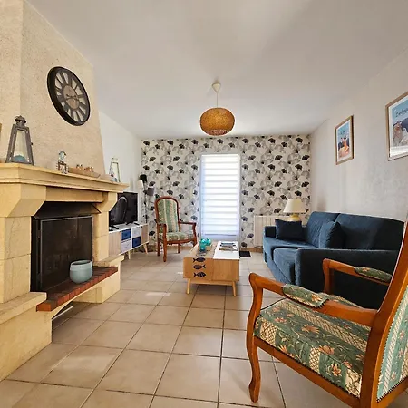 Casa de Férias Maison Spacieuse à 600m De La Avec Jardin - Fr-1-476-250 *