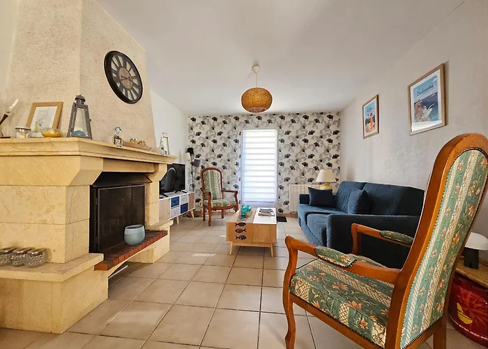 Hébergement de vacances Maison Spacieuse Avec Jardin, Animaux Admis - Fr-1-476-250 *